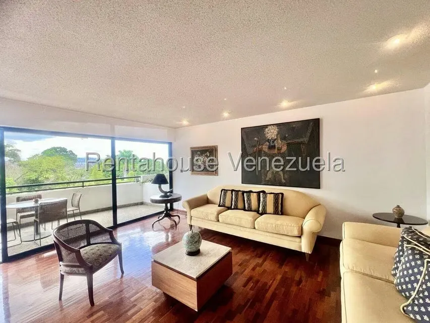 Apartamento (1 Nivel) en Alquiler en Los Dos Caminos, Distrito Metropolitano - 12
