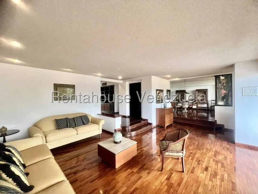 Apartamento (1 Nivel) en Alquiler en Los Dos Caminos, Distrito Metropolitano - 13
