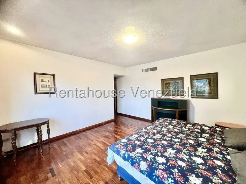 Apartamento (1 Nivel) en Alquiler en Los Dos Caminos, Distrito Metropolitano - 22