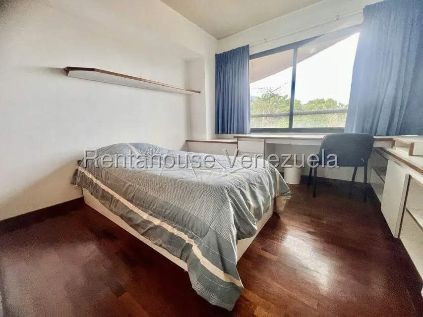 Apartamento (1 Nivel) en Alquiler en Los Dos Caminos, Distrito Metropolitano - 27