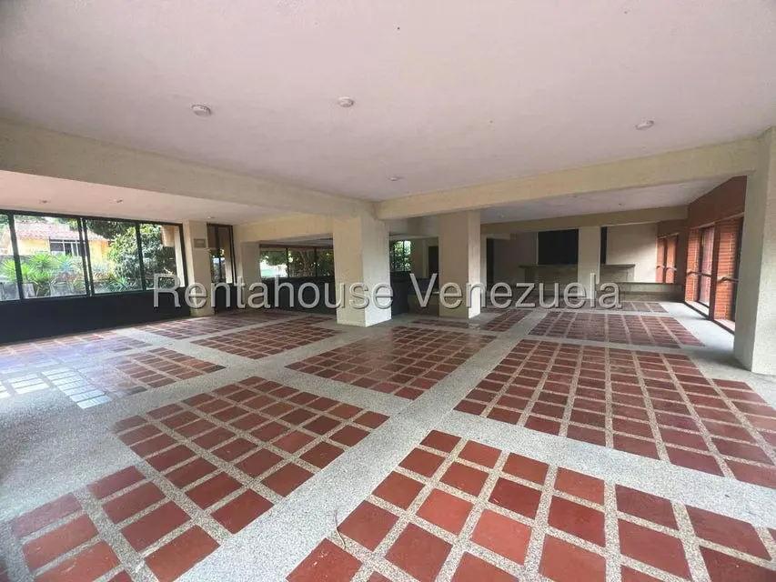 Apartamento (1 Nivel) en Alquiler en Los Dos Caminos, Distrito Metropolitano - 37