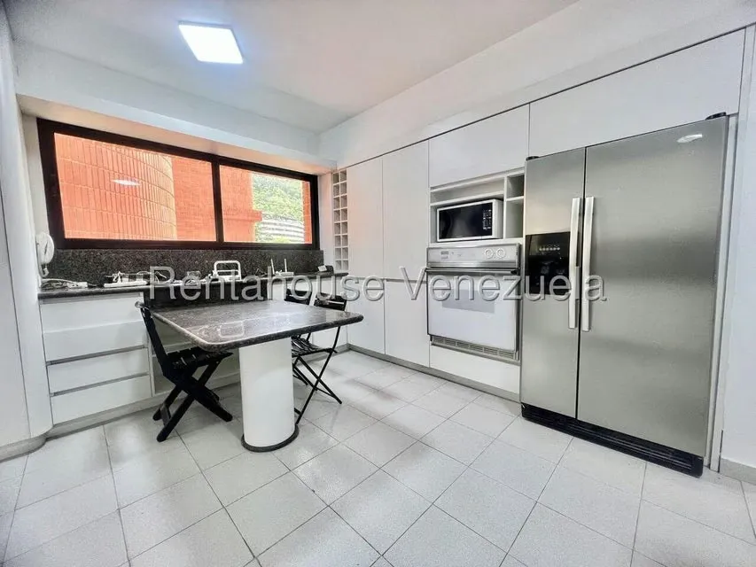 Apartamento (1 Nivel) en Alquiler en Los Dos Caminos, Distrito Metropolitano - 6