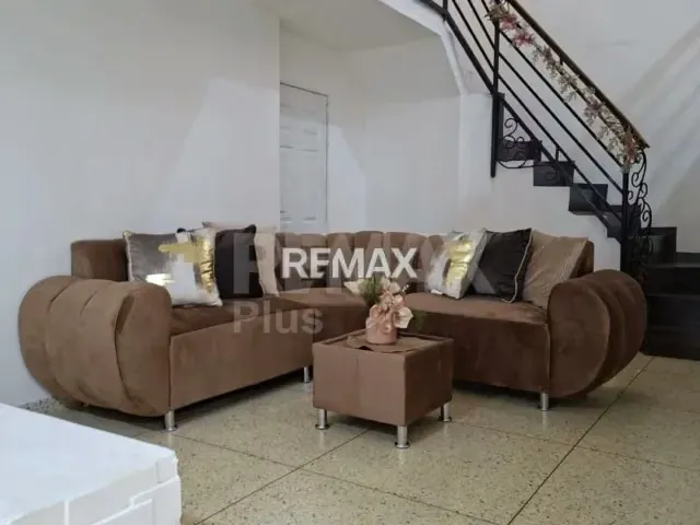 VENTA DE CASA TIPO QUINTA MODERNA - 2