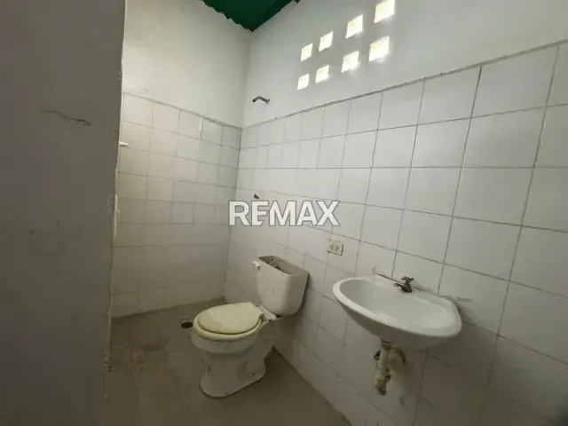 Casa Comercial en Venta, Urbanizacion Parque y Jardin, Santa Rita - 18