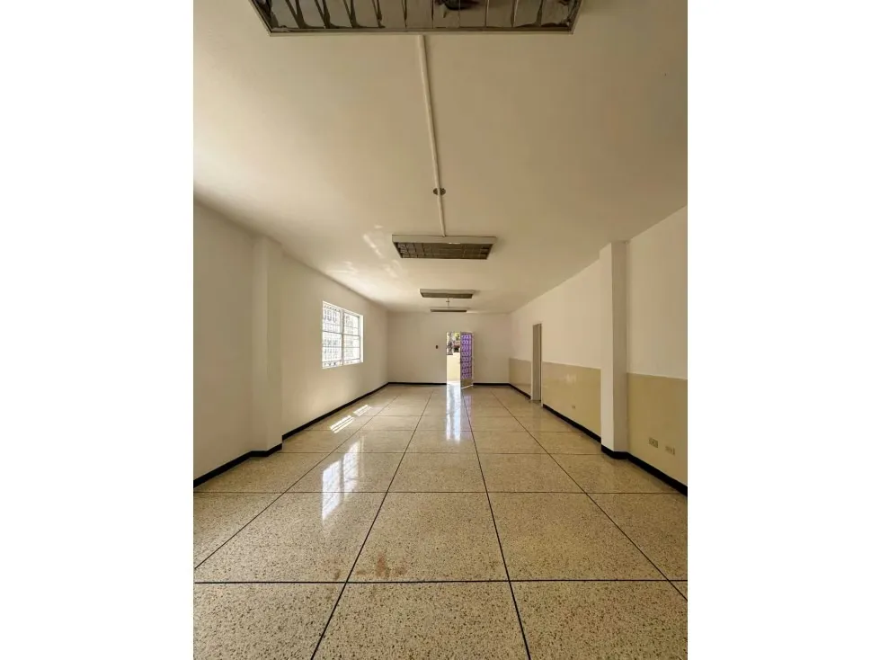 Alquilo PB de casa para depósito/showroom 200m2 Altamira 8429 - 13