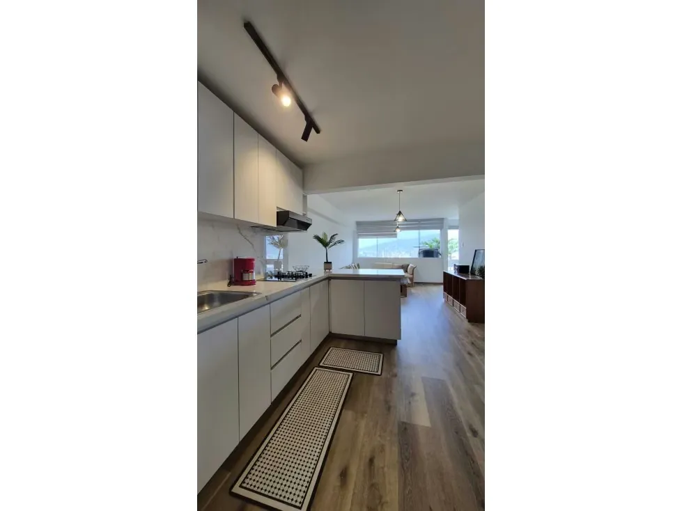 Se alquila apartamento 70m2 Colinas de Bello Monte 5490 - 7