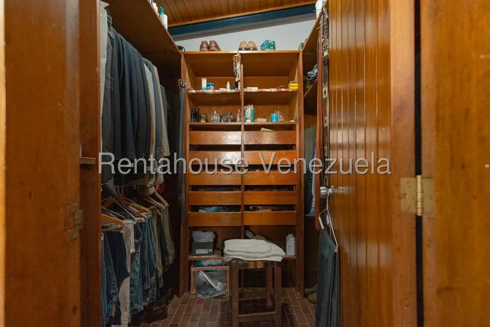 Casa (Multipes Niveles) en Venta en Prados del Este, Distrito Metropolitano - 19