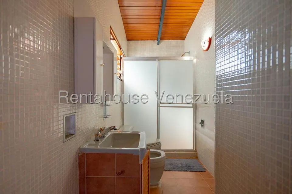 Casa (Multipes Niveles) en Venta en Prados del Este, Distrito Metropolitano - 20