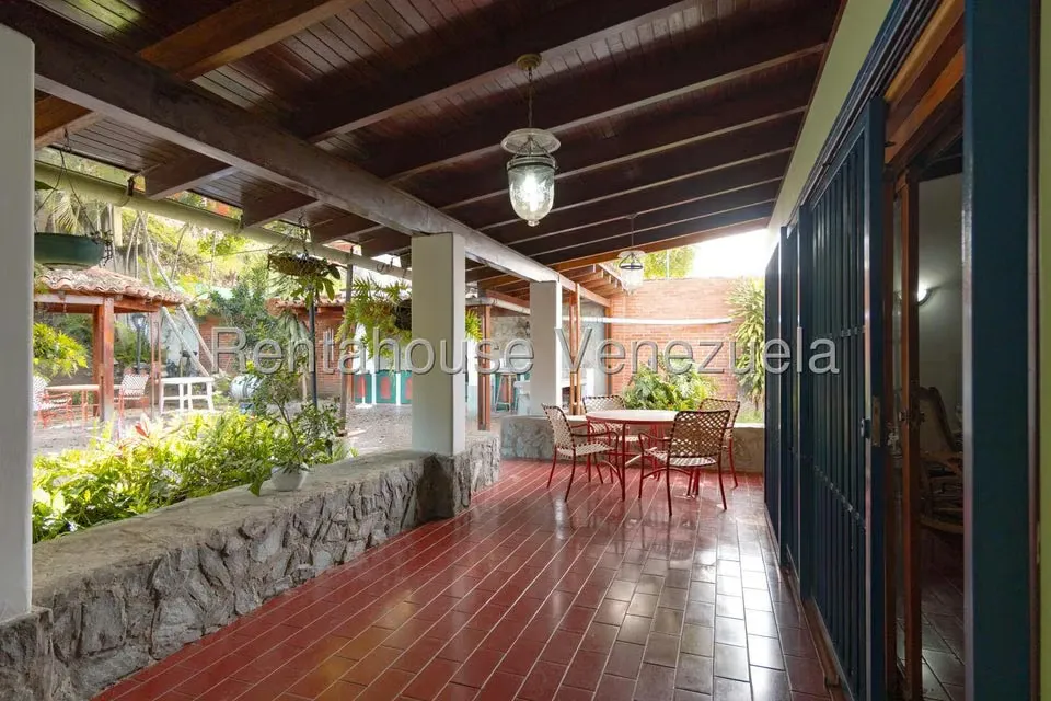 Casa (Multipes Niveles) en Venta en Prados del Este, Distrito Metropolitano - 26