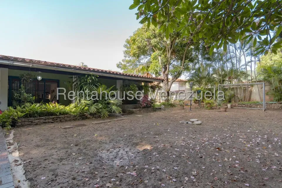 Casa (Multipes Niveles) en Venta en Prados del Este, Distrito Metropolitano - 4