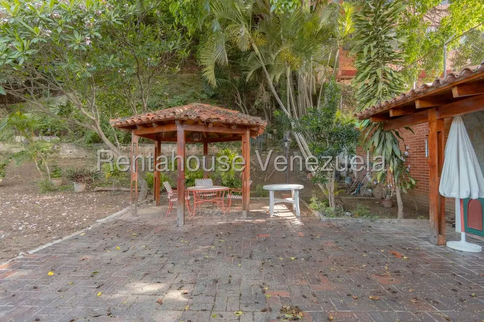 Casa (Multipes Niveles) en Venta en Prados del Este, Distrito Metropolitano - 31