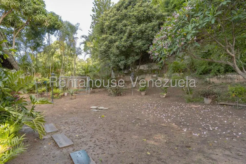 Casa (Multipes Niveles) en Venta en Prados del Este, Distrito Metropolitano - 33