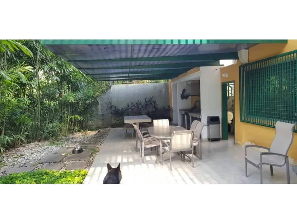 Se vende casa 850m2 4h+2s/8b/7p Cerro Verde - 2