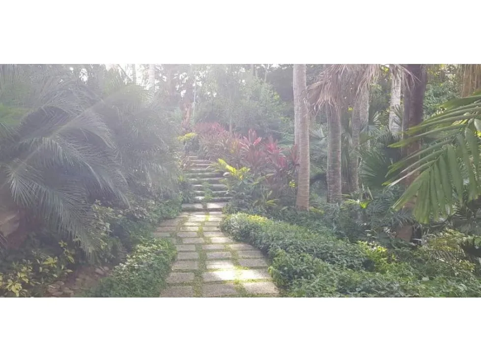 Se vende casa 850m2 4h+2s/8b/7p Cerro Verde - 12