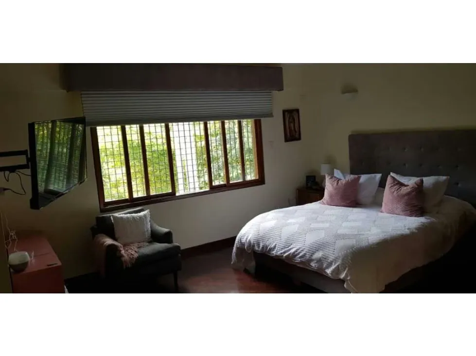 Se vende casa 850m2 4h+2s/8b/7p Cerro Verde - 14