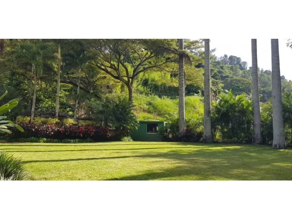 Se vende casa 850m2 4h+2s/8b/7p Cerro Verde - 3