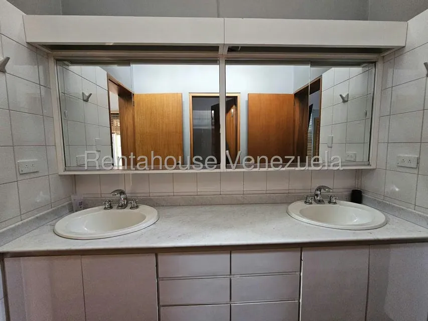 Casa (Multipes Niveles) en Venta en Macaracuay, Distrito Metropolitano - 40