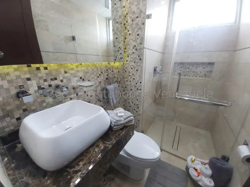 Apartamento (1 Nivel) en Venta en Zona Este, Lara - 21