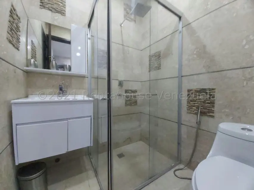 Apartamento (1 Nivel) en Venta en Zona Este, Lara - 28