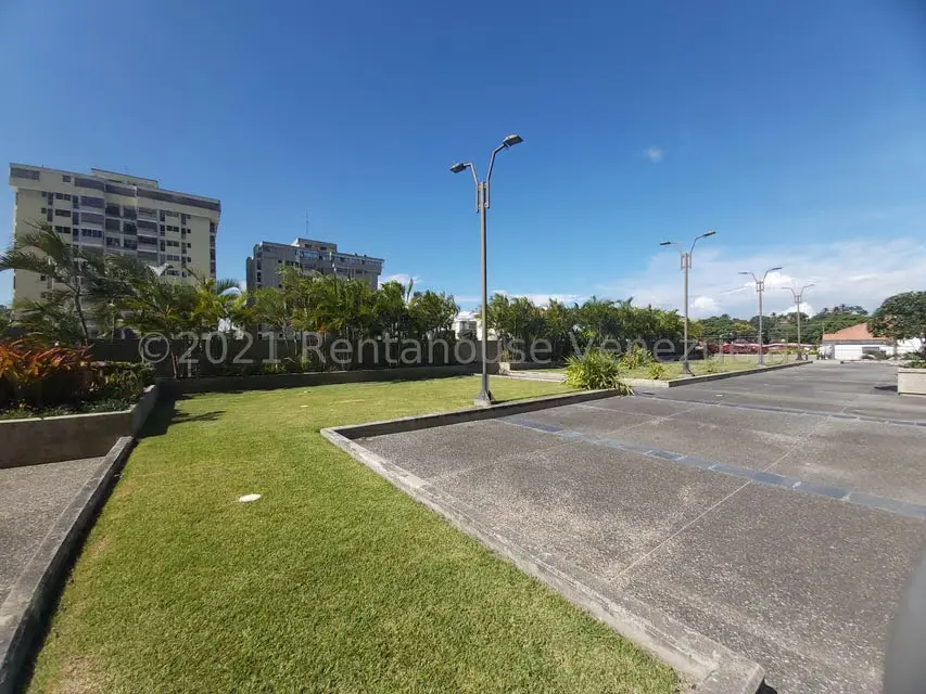 Apartamento (1 Nivel) en Venta en Zona Este, Lara - 31