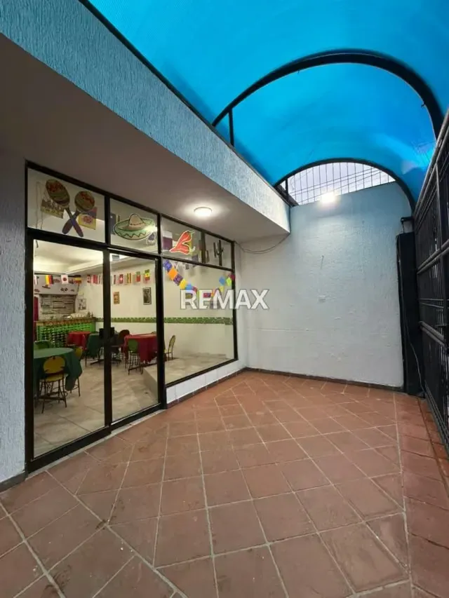 En Alquiler local Comercial A pie de calle ubicado en la calle 12 entre carrera 22 y 23 barrio. - 10