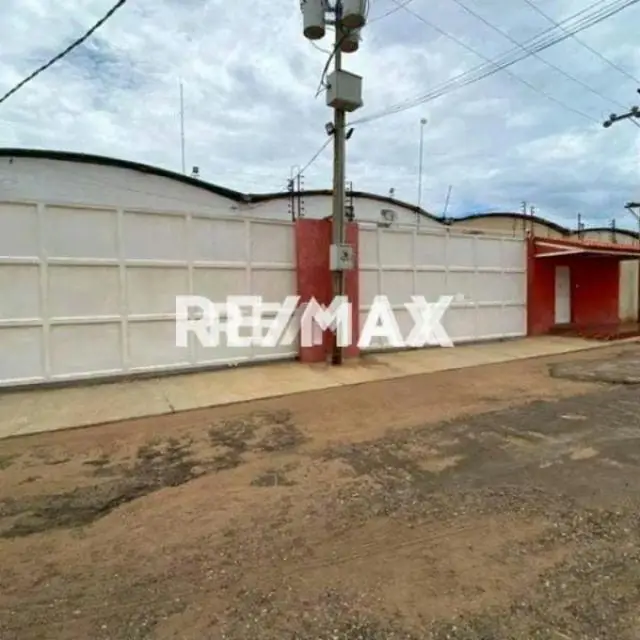 Galpón Empaquetadora en Venta Zona Industrial