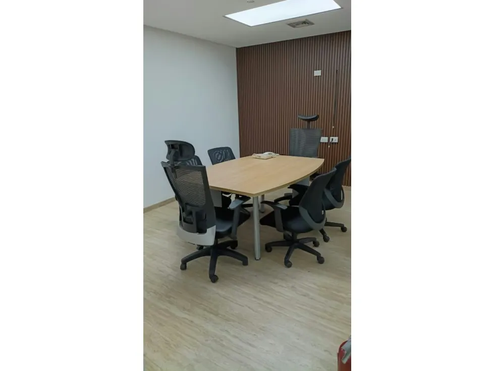 Se alquila oficina 100m2 El Rosal 2392 - 16
