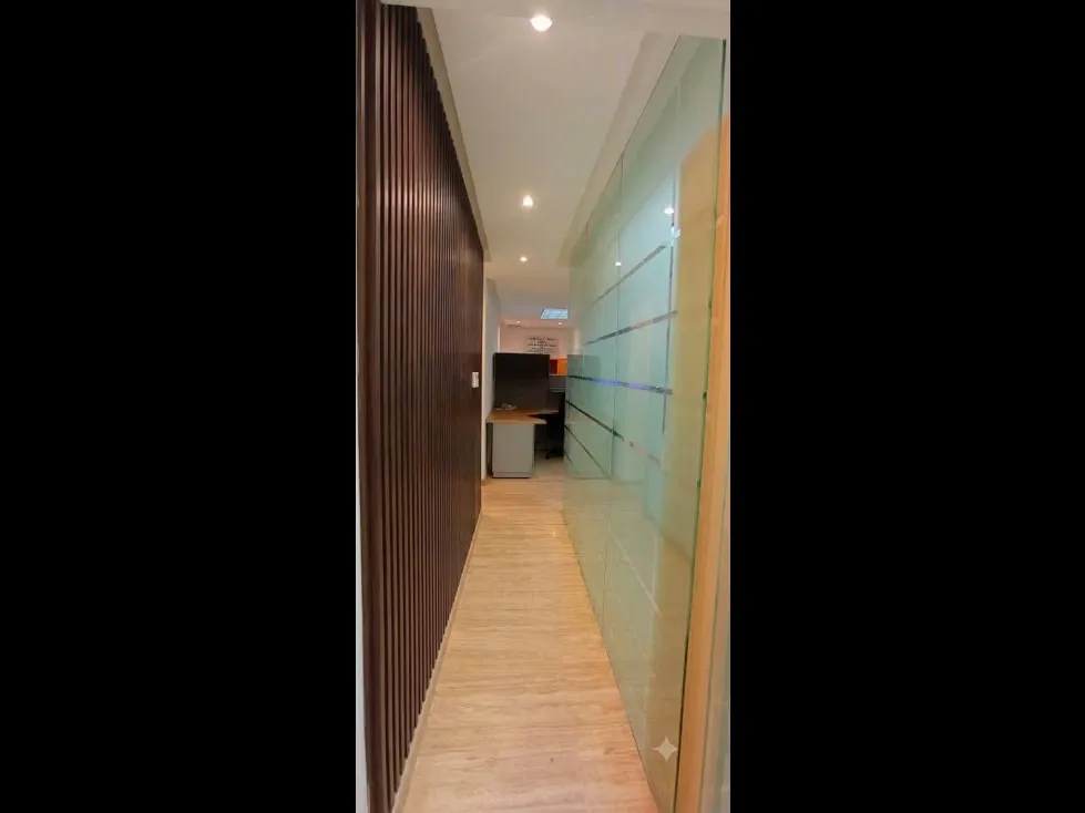 Se alquila oficina 100m2 El Rosal 2392 - 4