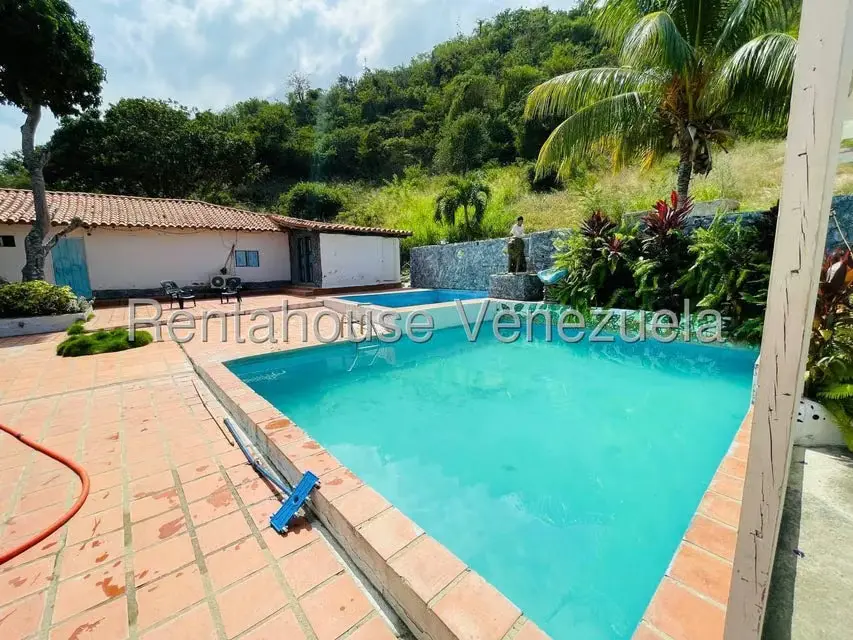 Casa (1 Nivel) en Venta en Calle Principal, Aragua - 35