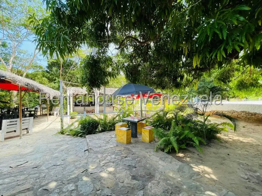 Casa (1 Nivel) en Venta en Calle Principal, Aragua - 44