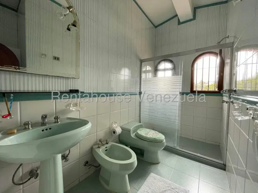 Casa (Duplex) en Venta en Los Castores, Miranda - 28