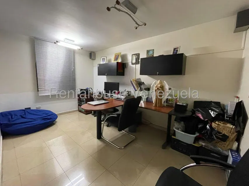 Casa (Duplex) en Venta en Los Castores, Miranda - 31