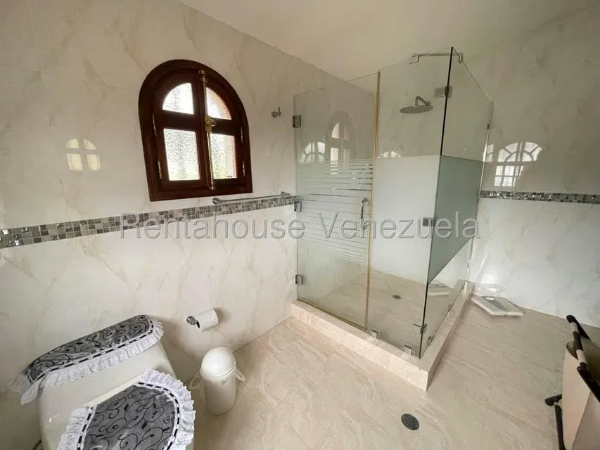 Casa (Duplex) en Venta en Los Castores, Miranda - 32