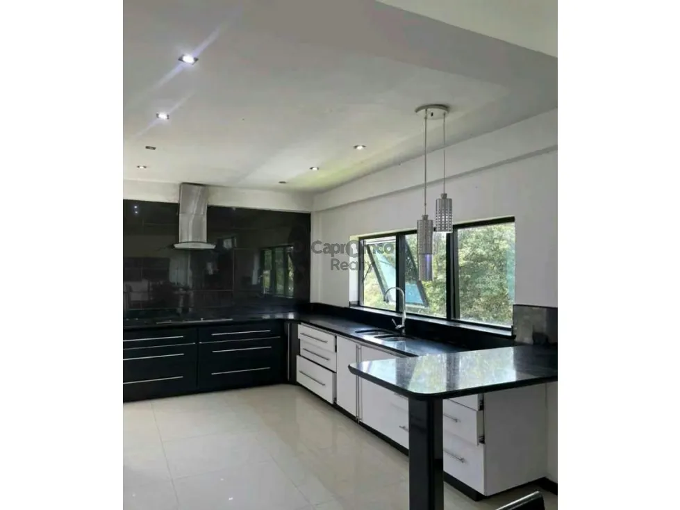 Casa Quinta hermosa en Venta en Colinas Guataparo,Agua de Manantial, - 4
