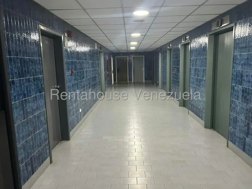 Oficina en Venta en Bello Monte, Distrito Metropolitano - 2