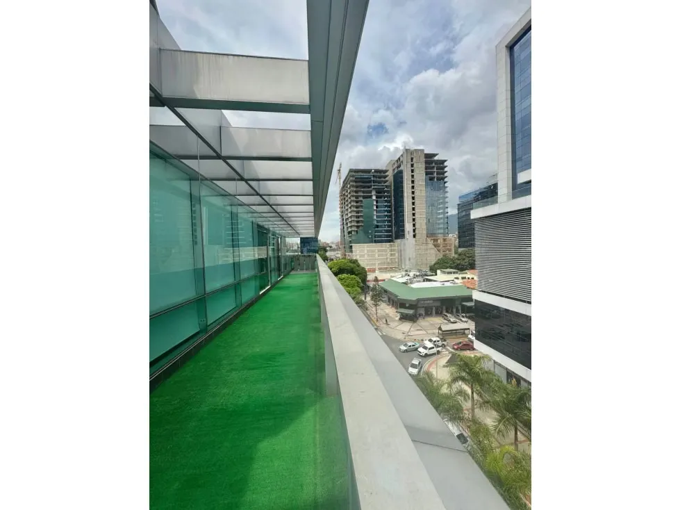 Oficina en Venta o Alquiler en Las Mercedes PH Piso Completo 485 Mts2