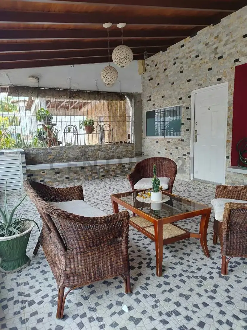 En venta casa totalmente remodelada en Barcelona vía el Rincón