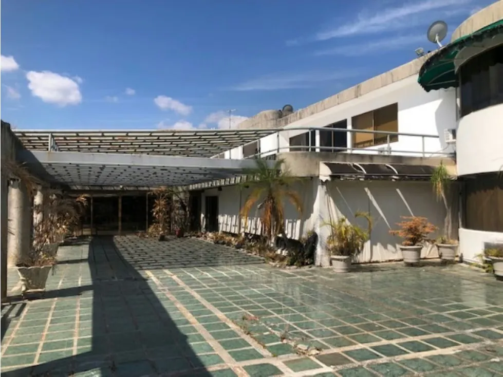 Se Vende Casa 2.070m² 10H+10B+2HS+Piscina-Cumbre de Curumo 8899 - 5