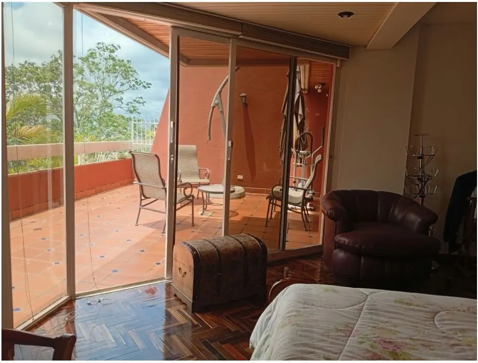 Vendo PB duplex remodelada 395m2 6hab 5b 3p Los Naranjos 6990 - 14