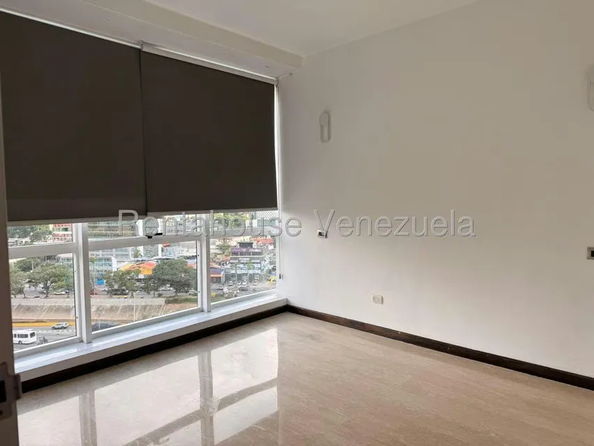 Apartamento (1 Nivel) en Alquiler en El Rosal, Distrito Metropolitano - 11