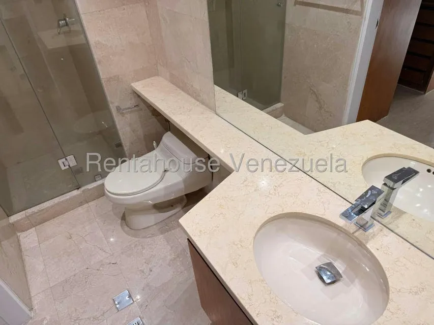 Apartamento (1 Nivel) en Alquiler en El Rosal, Distrito Metropolitano - 12