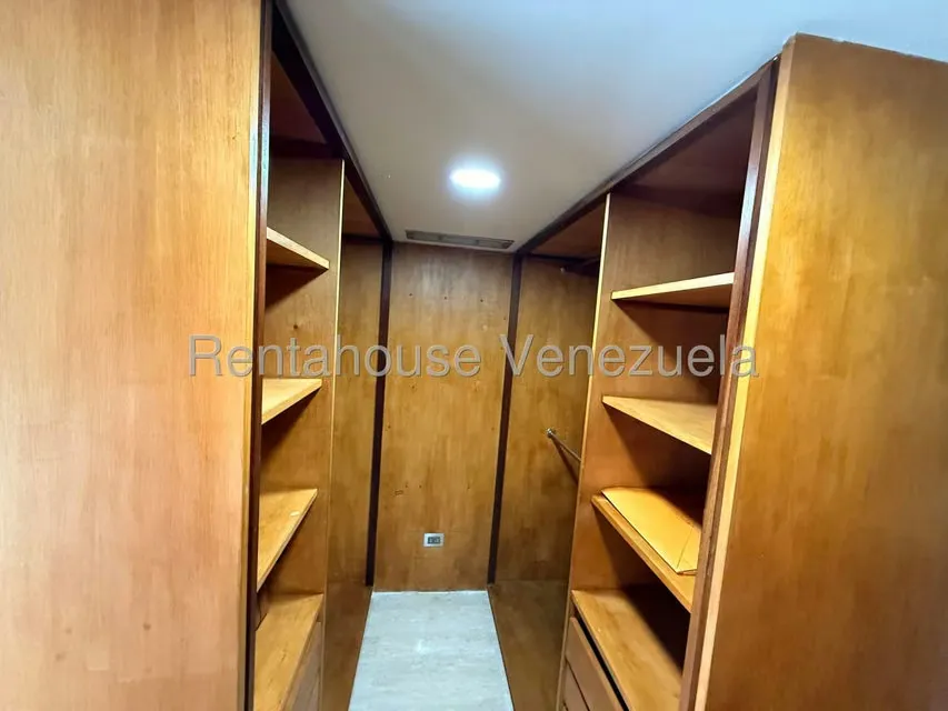 Apartamento (1 Nivel) en Alquiler en El Rosal, Distrito Metropolitano - 14