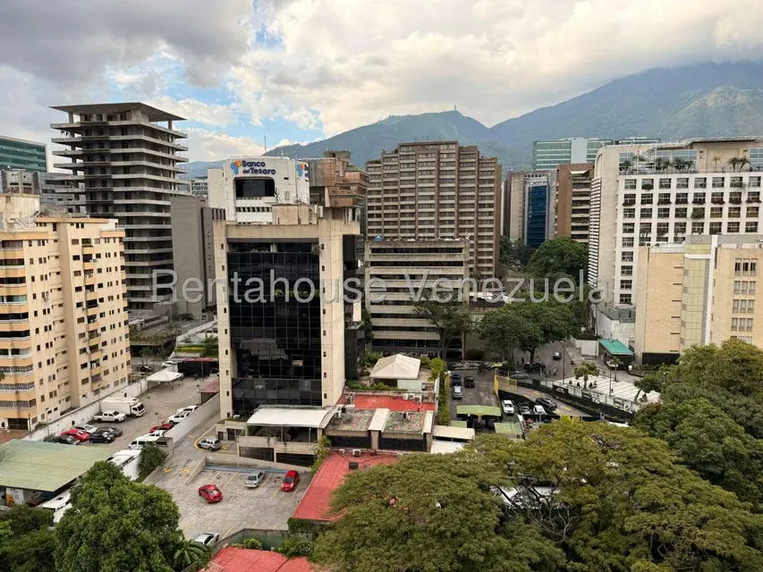 Apartamento (1 Nivel) en Alquiler en El Rosal, Distrito Metropolitano - 17