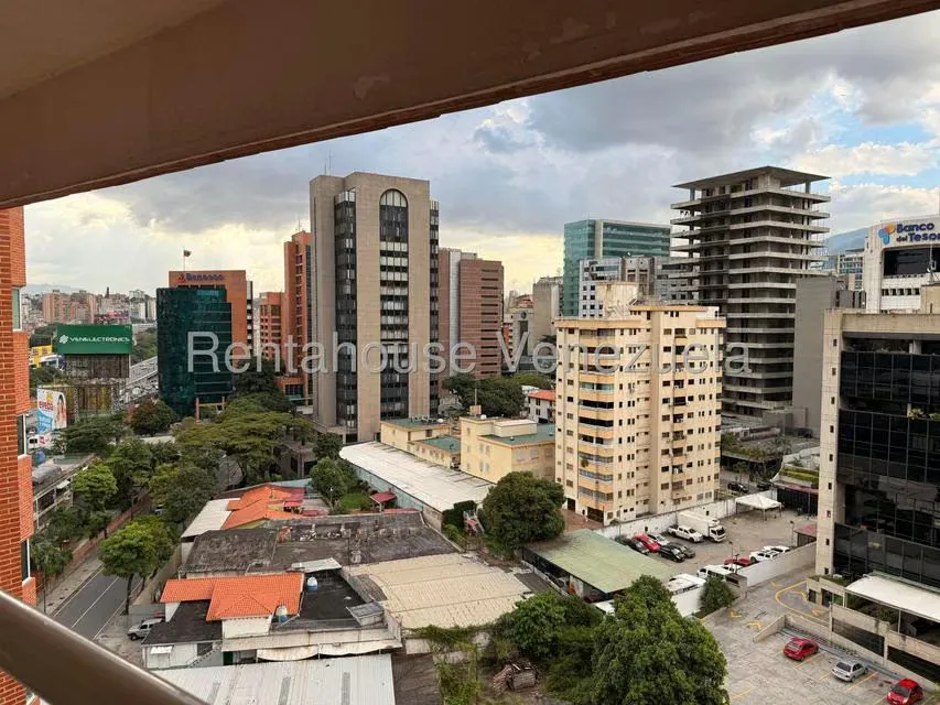 Apartamento (1 Nivel) en Alquiler en El Rosal, Distrito Metropolitano - 18