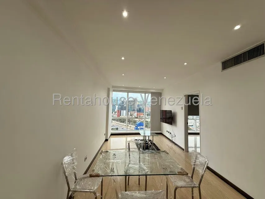 Apartamento (1 Nivel) en Alquiler en El Rosal, Distrito Metropolitano - 6