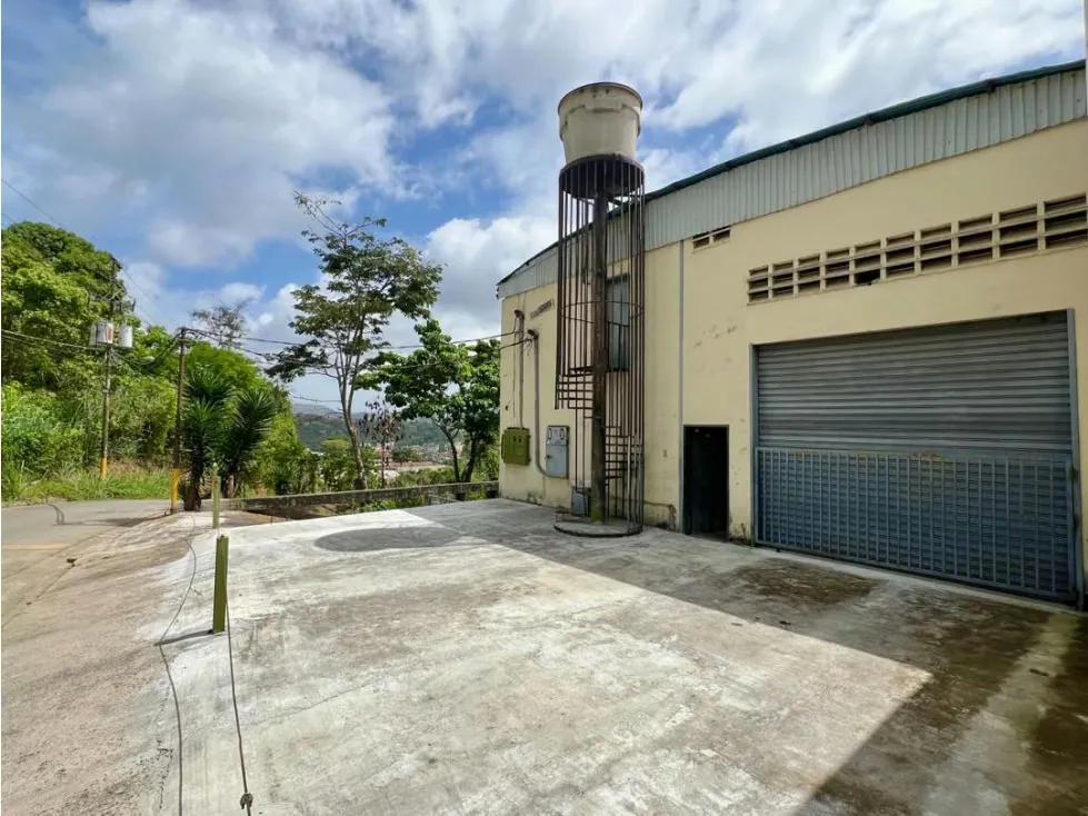En Alquiler Galpon Industrial. Mariches - Caracas