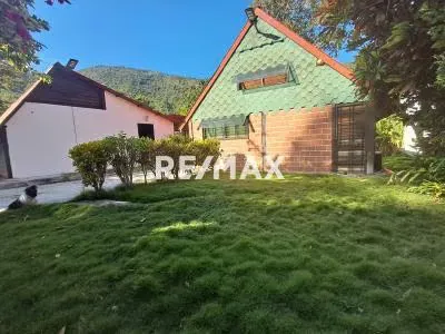 Venta de Chalet en el Sector la Loma 450 M2 ubicado en Choroni Edo Aragua