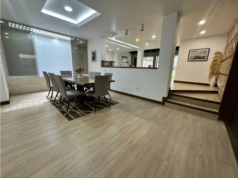 Vendo casa en calle cerrada 309m2 Lomas de Prados del Este 9015 - 3