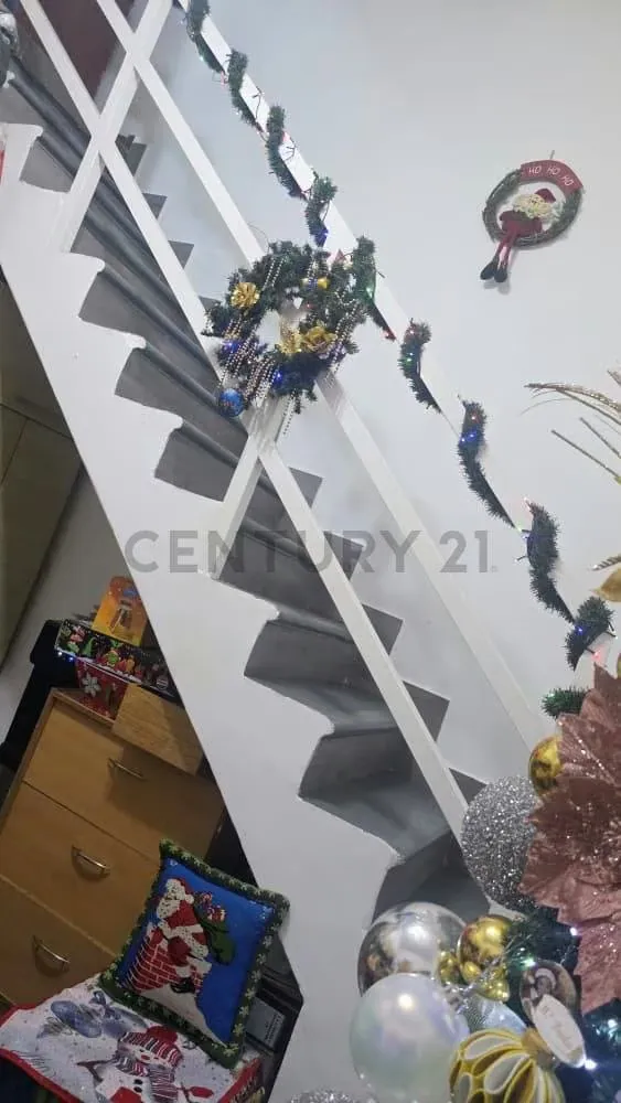 Casa En Venta Av Fuerzas Armadas 45 M2, 2 Pisos - 11