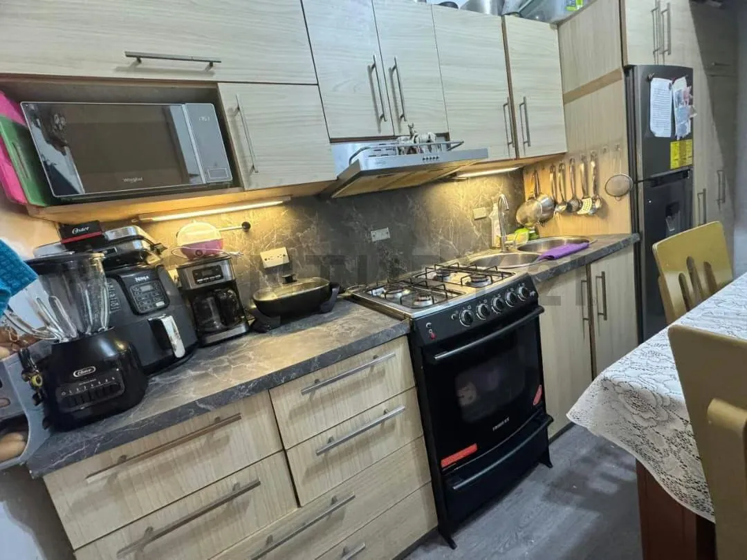 Casa En Venta Av Fuerzas Armadas 45 M2, 2 Pisos - 26